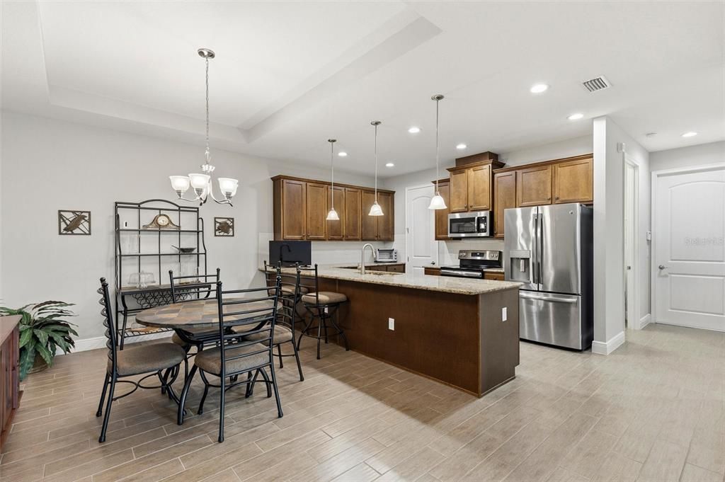 For Sale: $315,000 (2 beds, 2 baths, 1594 Square Feet)