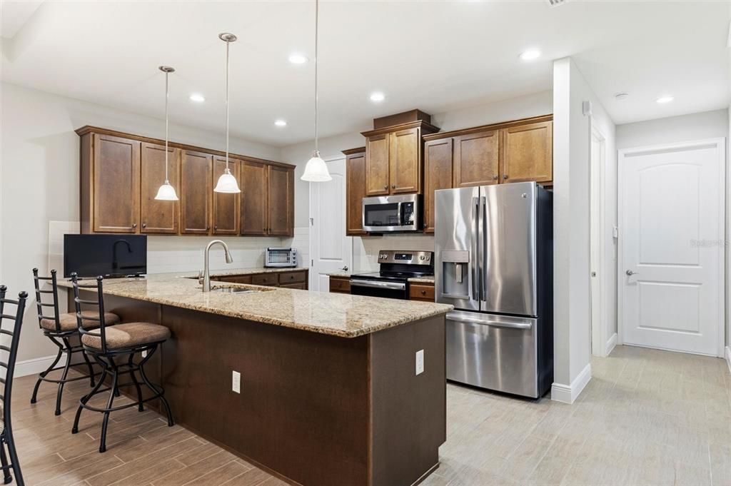 For Sale: $315,000 (2 beds, 2 baths, 1594 Square Feet)