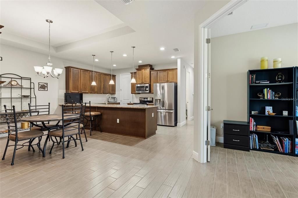 For Sale: $315,000 (2 beds, 2 baths, 1594 Square Feet)