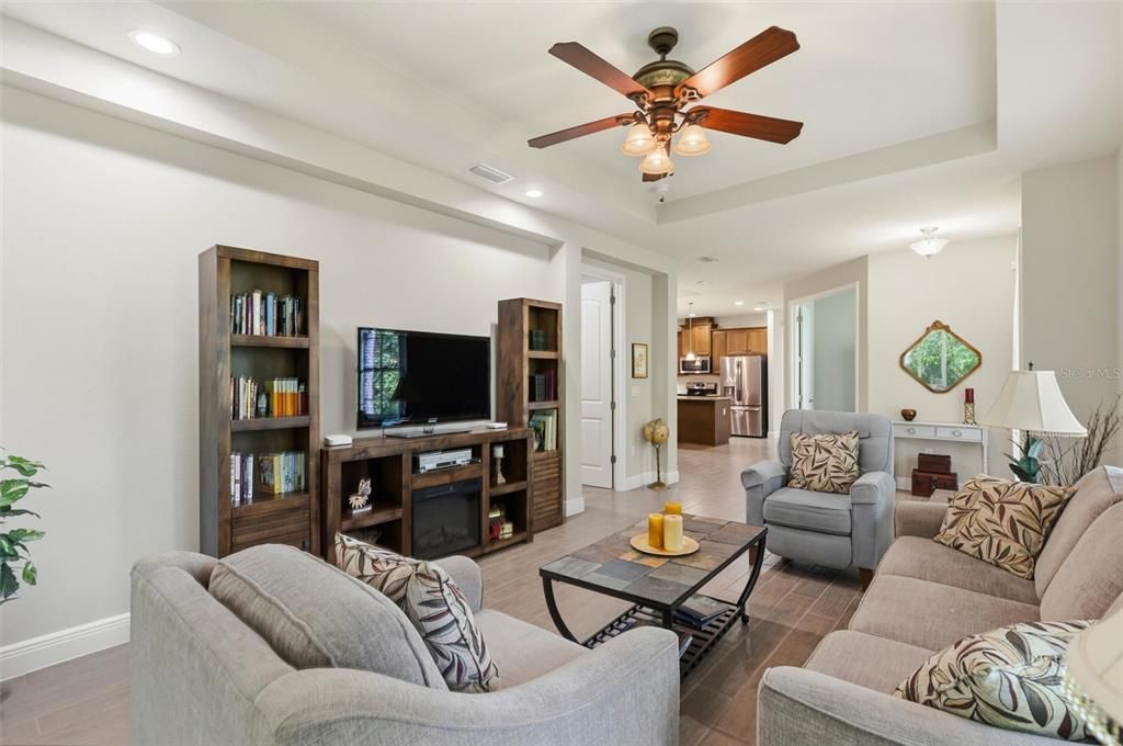 For Sale: $315,000 (2 beds, 2 baths, 1594 Square Feet)