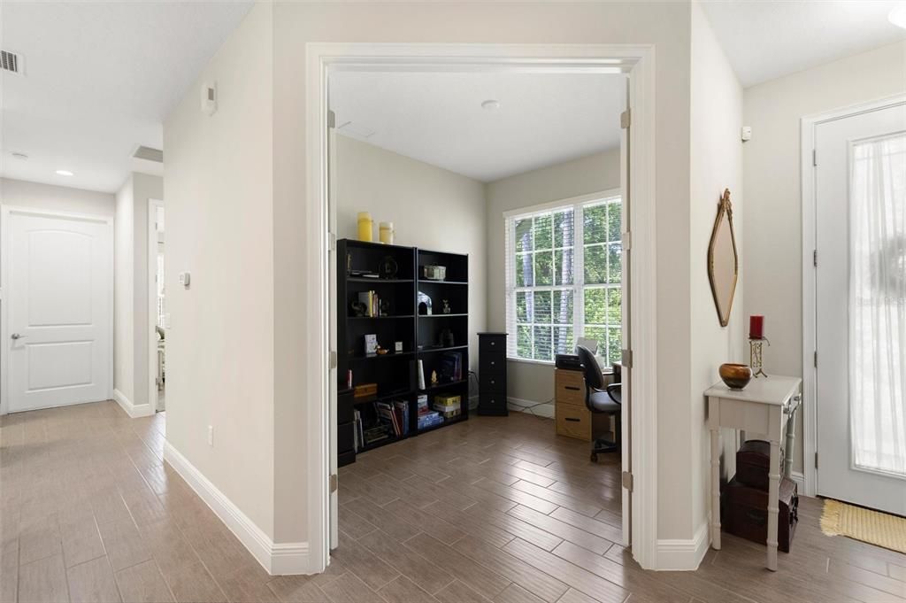 For Sale: $315,000 (2 beds, 2 baths, 1594 Square Feet)