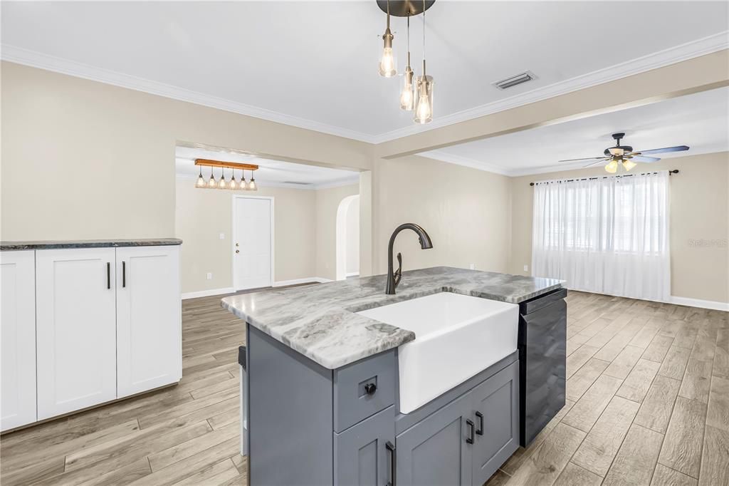 На продажу: $649,900 (3 спален, 2 ванн, 1502 Квадратных фут)