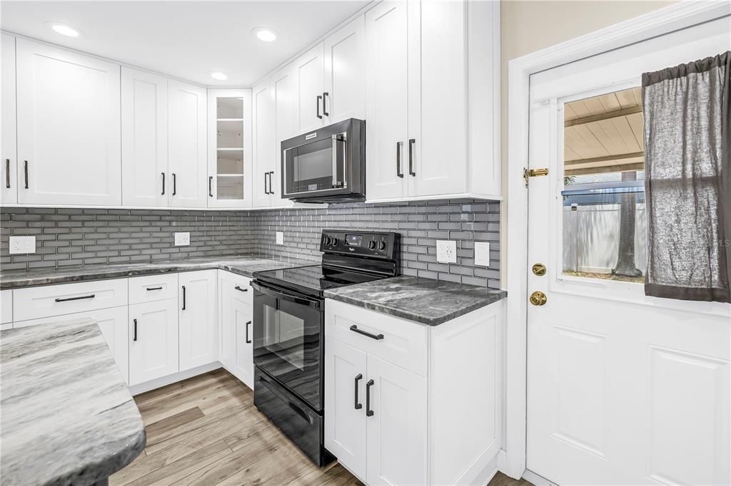 На продажу: $649,900 (3 спален, 2 ванн, 1502 Квадратных фут)