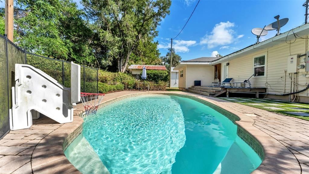 For Sale: $799,000 (3 beds, 2 baths, 1602 Square Feet)