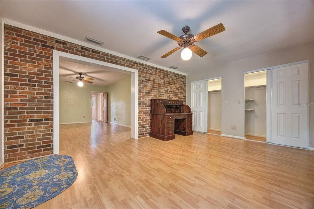 For Sale: $279,000 (3 beds, 2 baths, 1930 Square Feet)