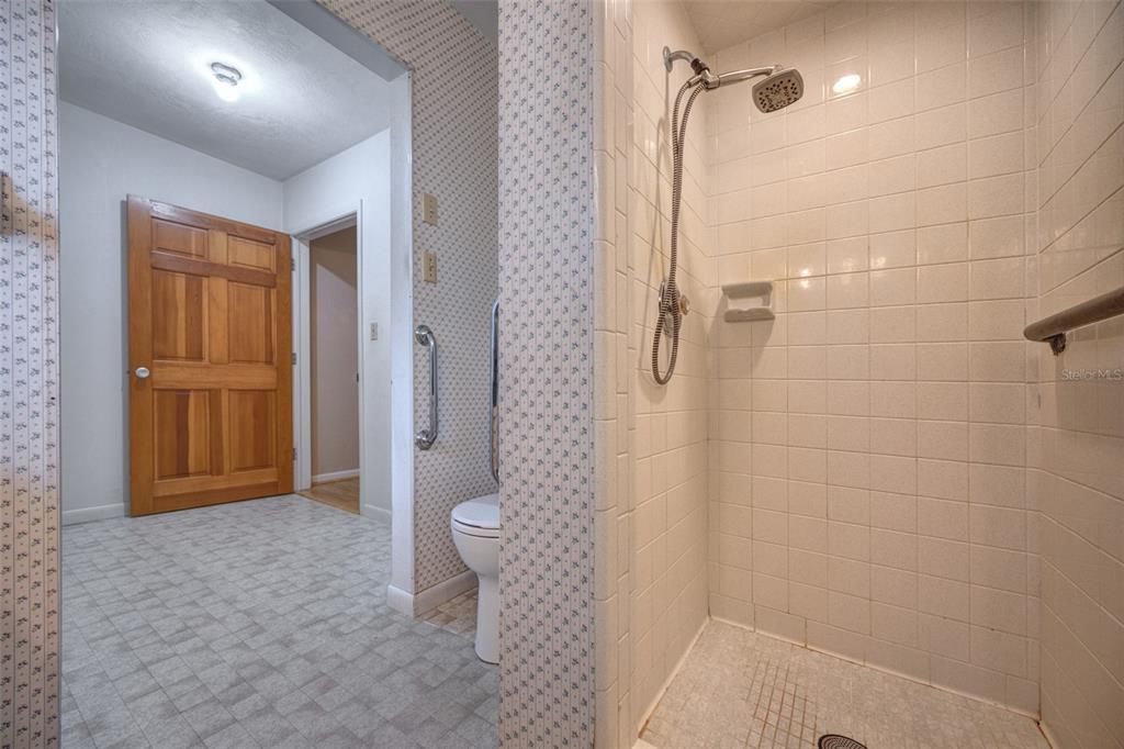 For Sale: $279,000 (3 beds, 2 baths, 1930 Square Feet)