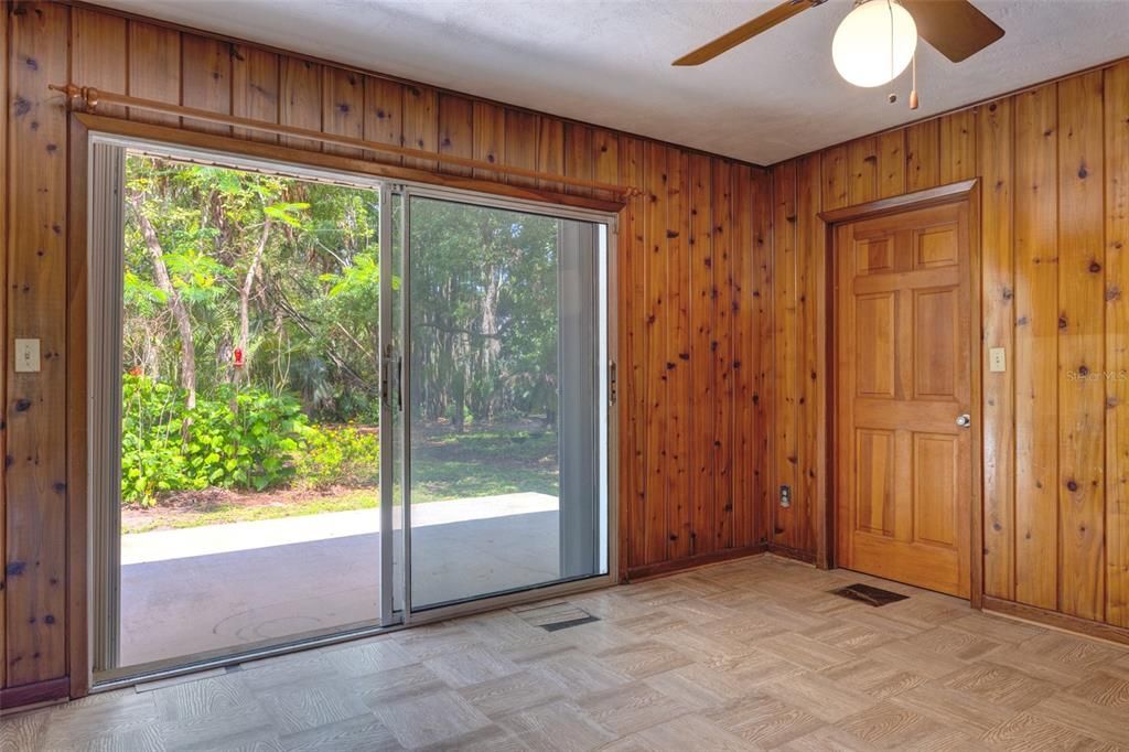 For Sale: $279,000 (3 beds, 2 baths, 1930 Square Feet)