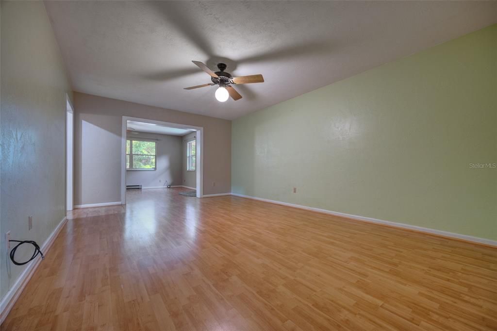 For Sale: $279,000 (3 beds, 2 baths, 1930 Square Feet)