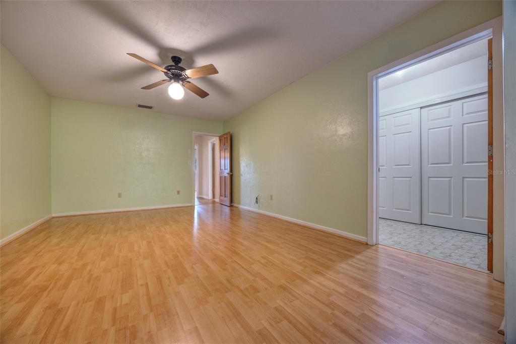 For Sale: $279,000 (3 beds, 2 baths, 1930 Square Feet)