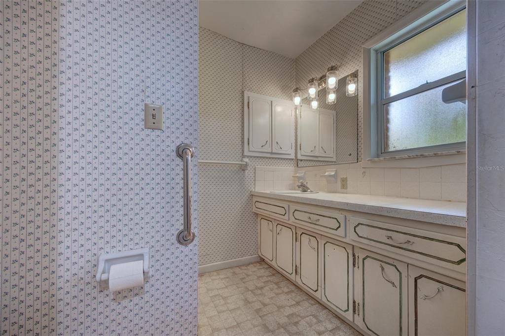 For Sale: $279,000 (3 beds, 2 baths, 1930 Square Feet)