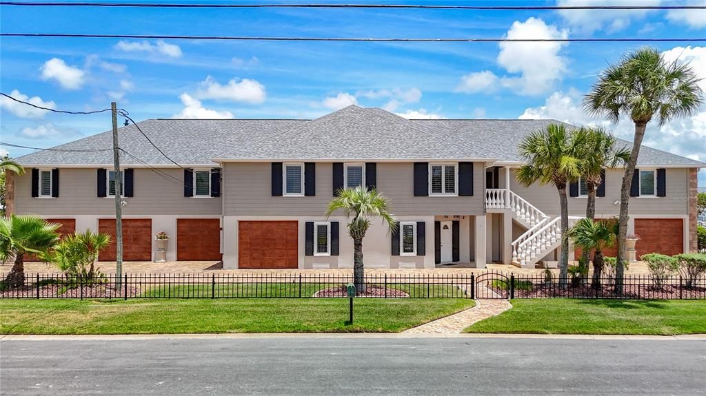 For Sale: $1,495,000 (5 beds, 4 baths, 3756 Square Feet)
