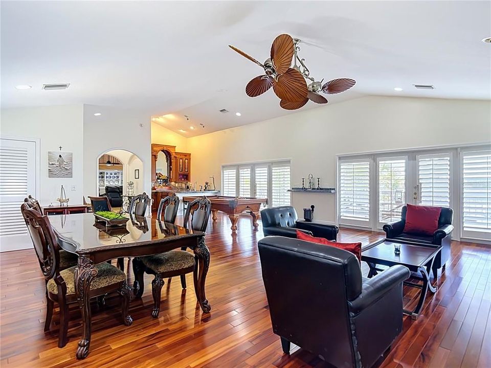 For Sale: $1,495,000 (5 beds, 4 baths, 3756 Square Feet)