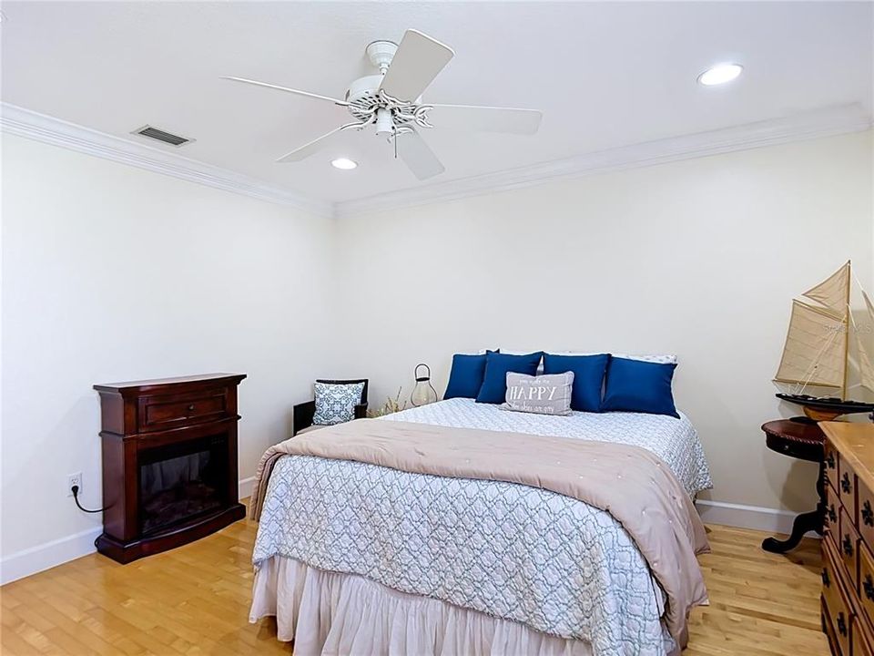 For Sale: $1,495,000 (5 beds, 4 baths, 3756 Square Feet)