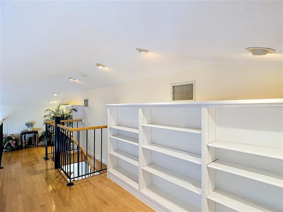 For Sale: $1,495,000 (5 beds, 4 baths, 3756 Square Feet)
