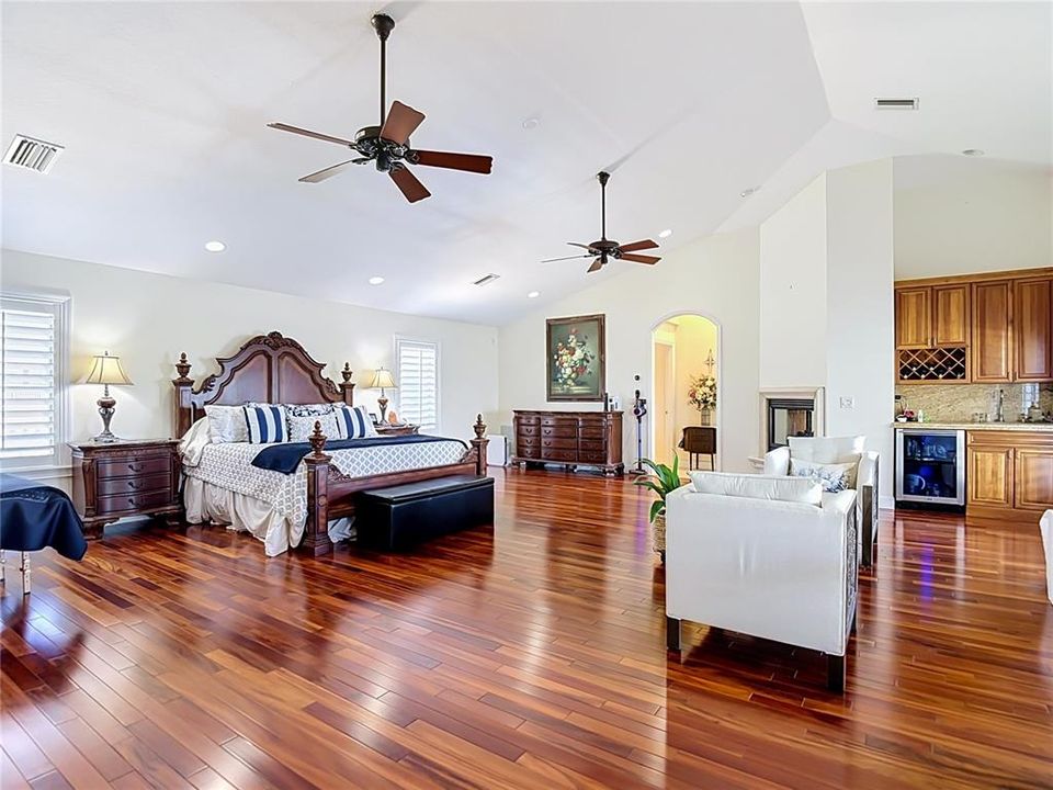 For Sale: $1,495,000 (5 beds, 4 baths, 3756 Square Feet)