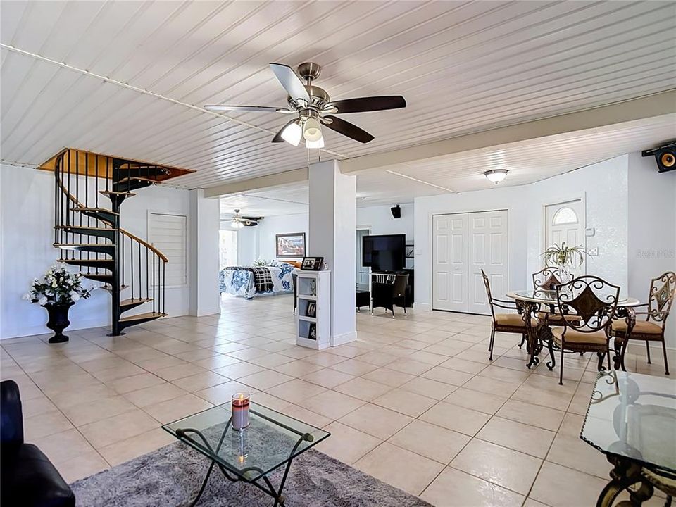 For Sale: $1,495,000 (5 beds, 4 baths, 3756 Square Feet)