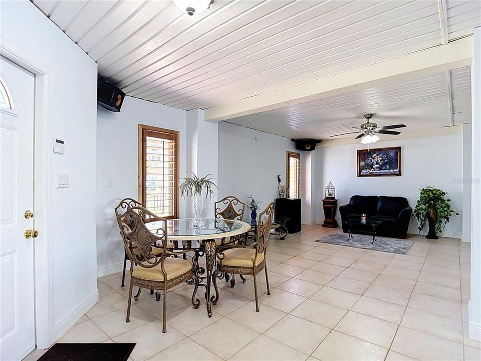 For Sale: $1,495,000 (5 beds, 4 baths, 3756 Square Feet)