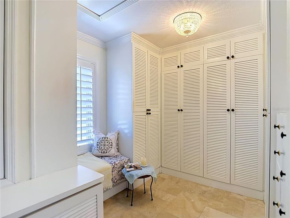 For Sale: $1,495,000 (5 beds, 4 baths, 3756 Square Feet)