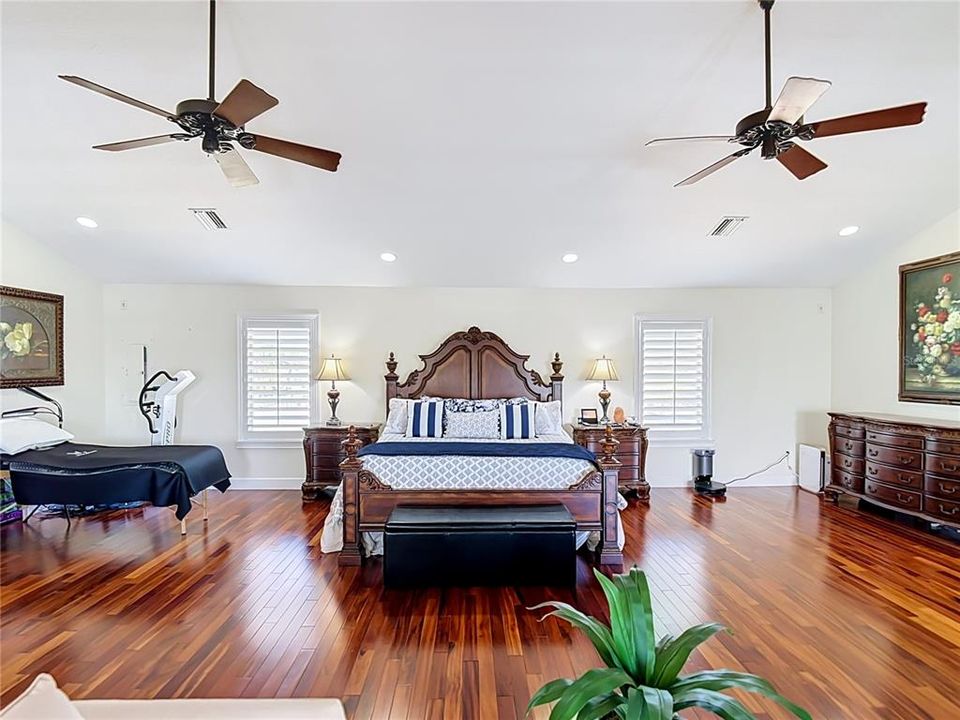 For Sale: $1,495,000 (5 beds, 4 baths, 3756 Square Feet)