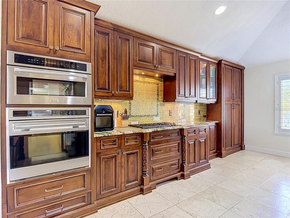 For Sale: $1,495,000 (5 beds, 4 baths, 3756 Square Feet)