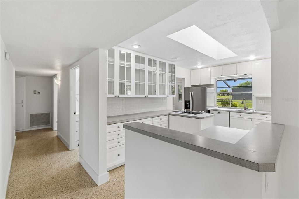 На продажу: $335,000 (2 спален, 2 ванн, 1308 Квадратных фут)