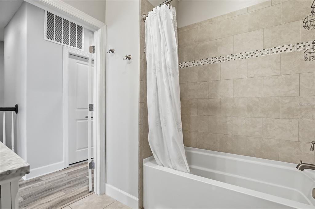 На продажу: $600,000 (3 спален, 2 ванн, 1920 Квадратных фут)