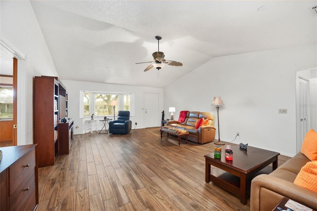 For Sale: $209,900 (2 beds, 2 baths, 1856 Square Feet)