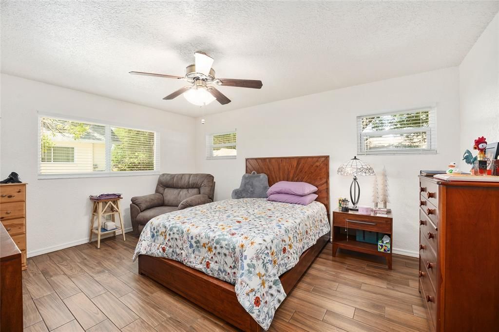 For Sale: $209,900 (2 beds, 2 baths, 1856 Square Feet)