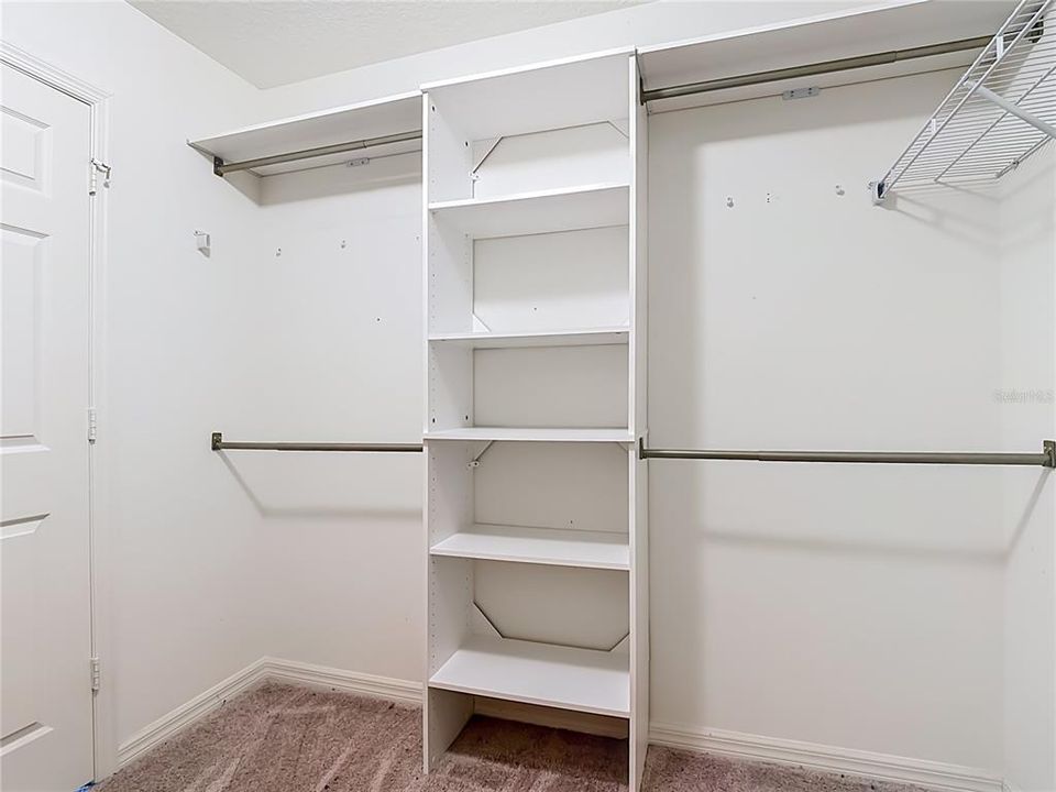 For Sale: $355,000 (4 beds, 2 baths, 1978 Square Feet)
