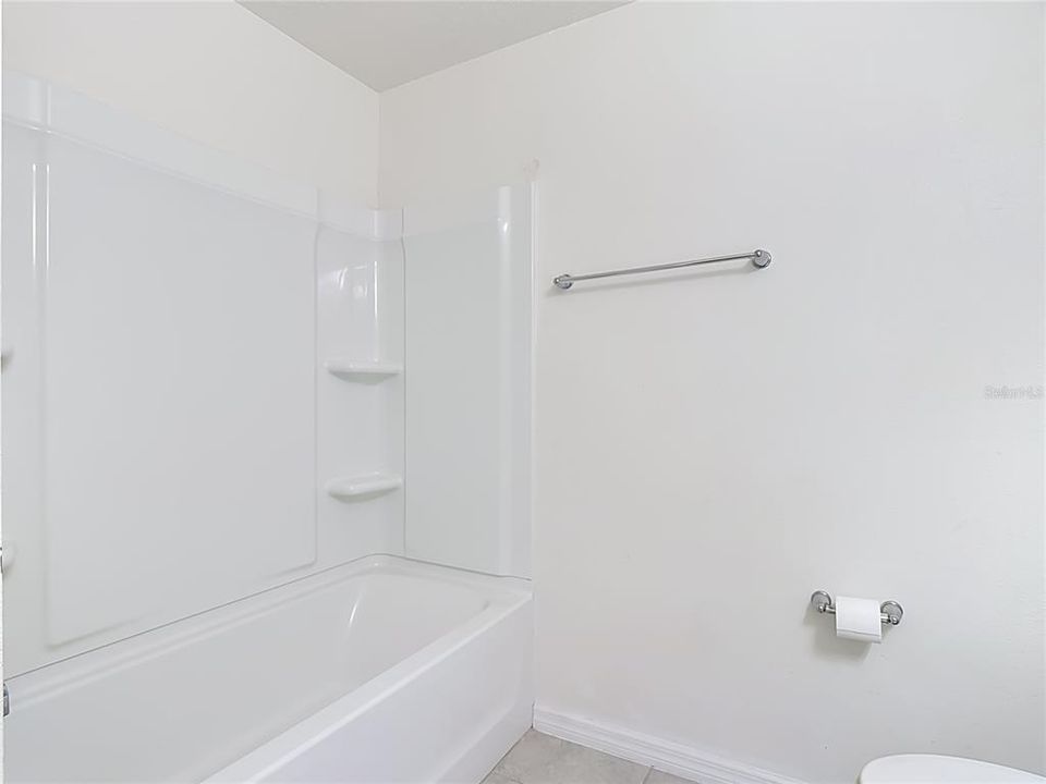 For Sale: $355,000 (4 beds, 2 baths, 1978 Square Feet)