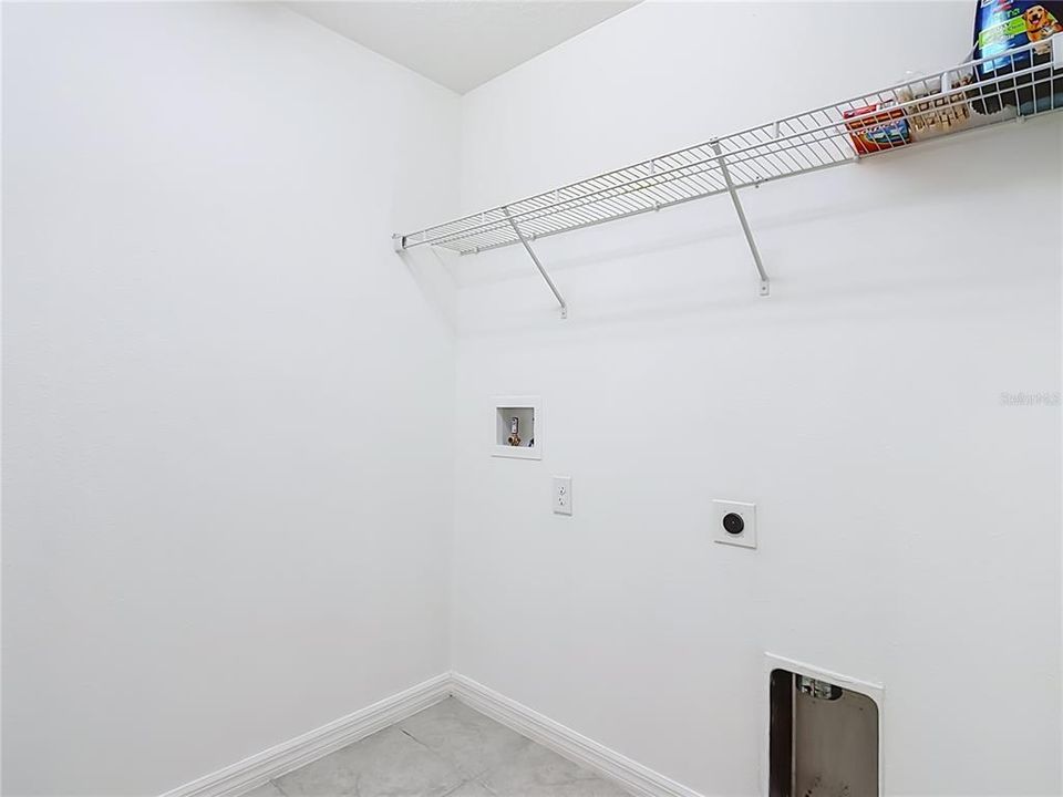 For Sale: $355,000 (4 beds, 2 baths, 1978 Square Feet)
