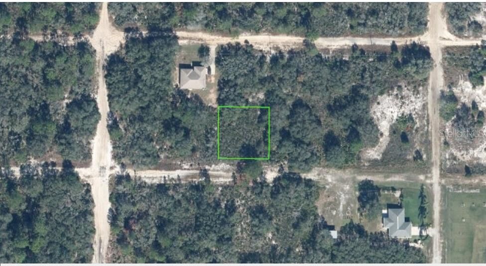 На продажу: $8,900 (0.23 acres)
