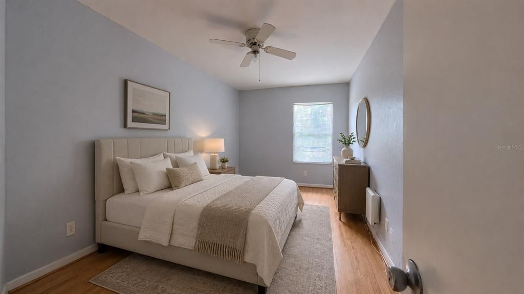 For Sale: $185,000 (2 beds, 1 baths, 884 Square Feet)