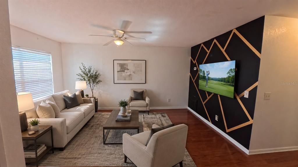 For Sale: $185,000 (2 beds, 1 baths, 884 Square Feet)