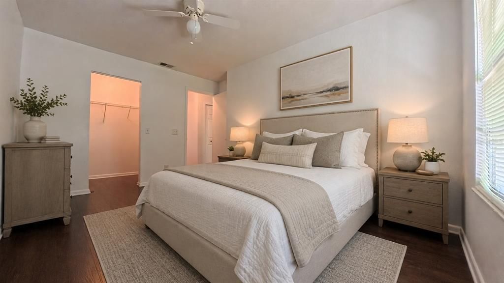 For Sale: $185,000 (2 beds, 1 baths, 884 Square Feet)
