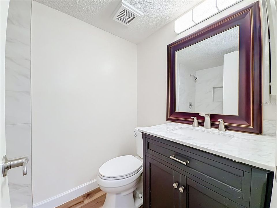For Sale: $164,900 (2 beds, 2 baths, 1060 Square Feet)