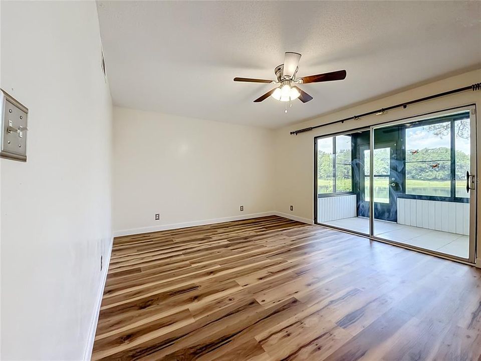 For Sale: $164,900 (2 beds, 2 baths, 1060 Square Feet)