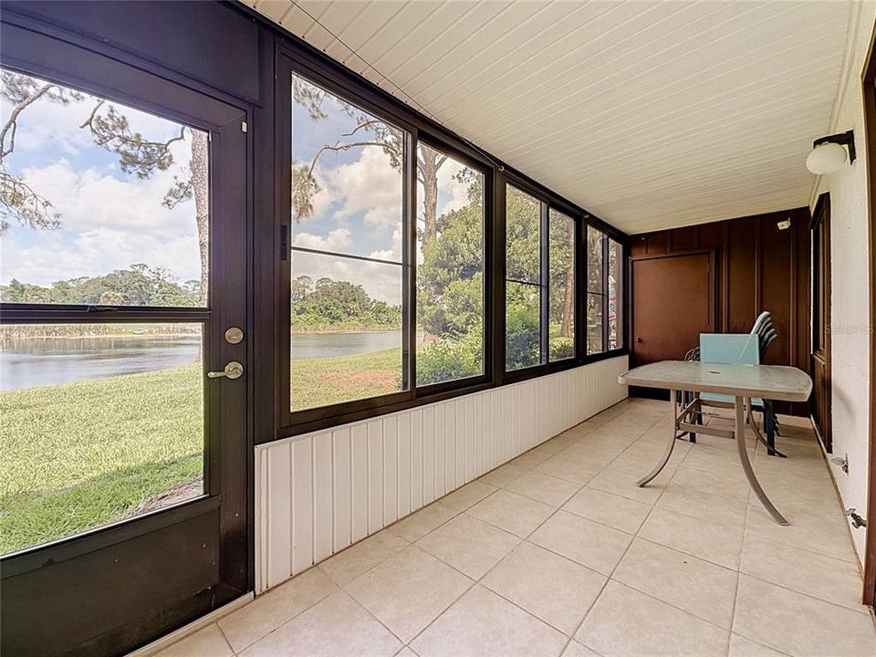 For Sale: $164,900 (2 beds, 2 baths, 1060 Square Feet)