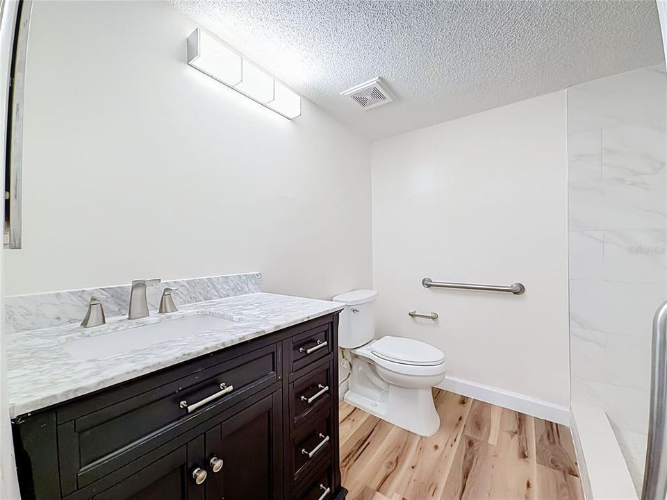 For Sale: $164,900 (2 beds, 2 baths, 1060 Square Feet)
