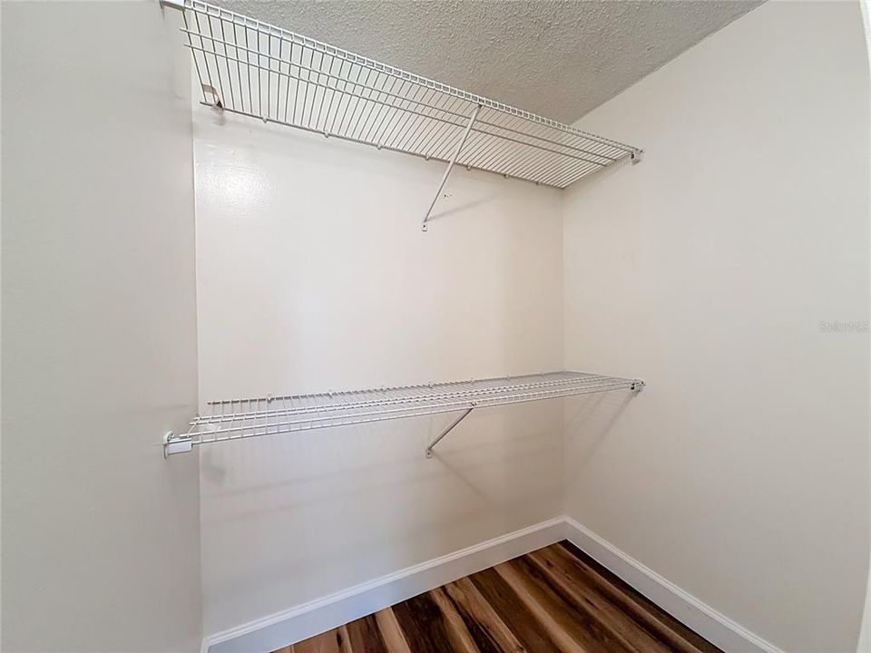 For Sale: $164,900 (2 beds, 2 baths, 1060 Square Feet)