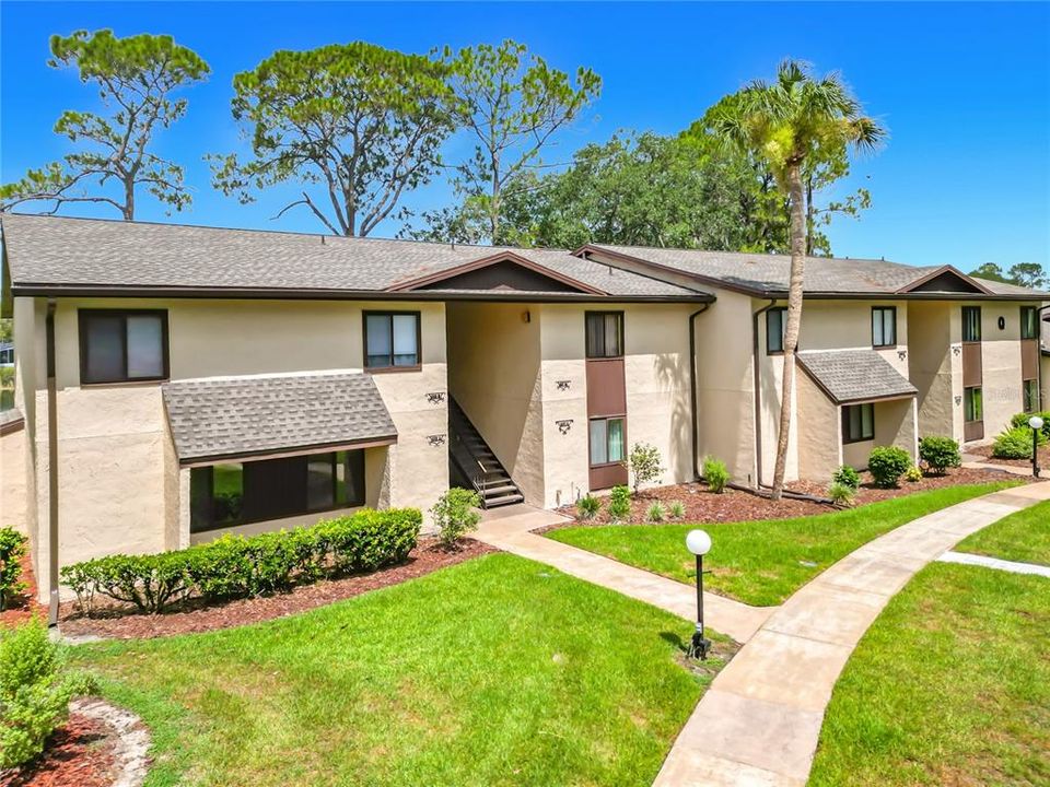 For Sale: $164,900 (2 beds, 2 baths, 1060 Square Feet)