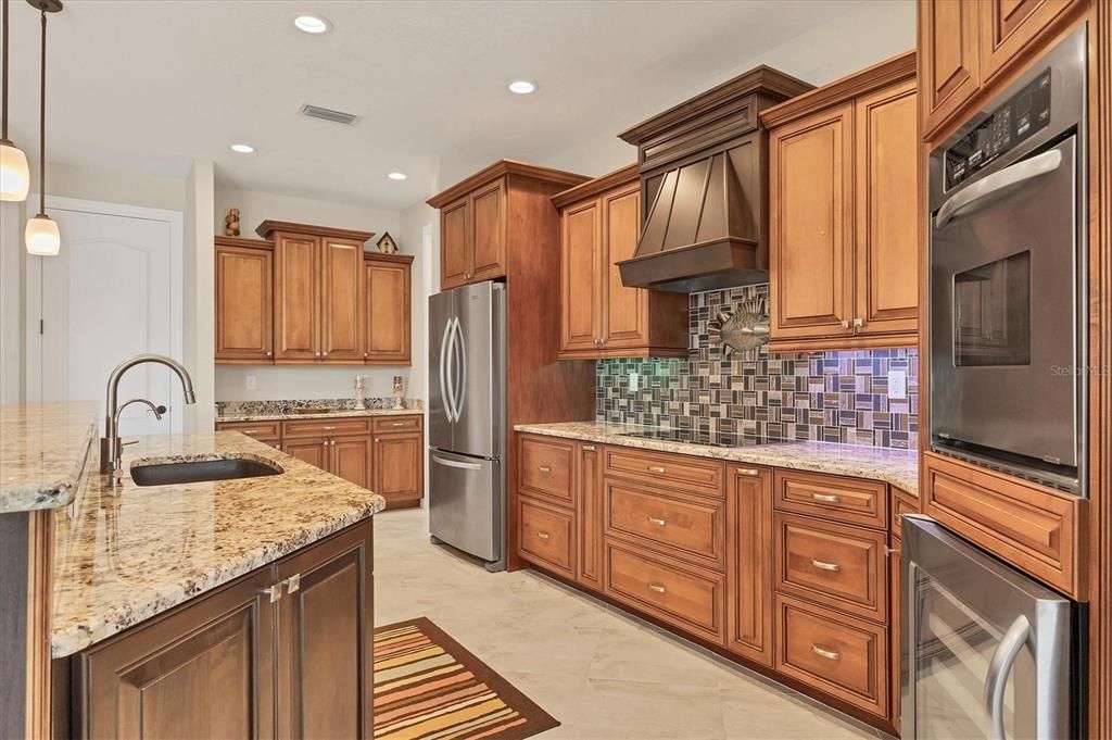 На продажу: $639,900 (3 спален, 2 ванн, 1843 Квадратных фут)