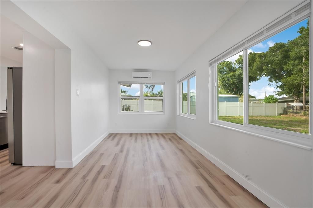 На продажу: $239,900 (3 спален, 1 ванн, 1276 Квадратных фут)