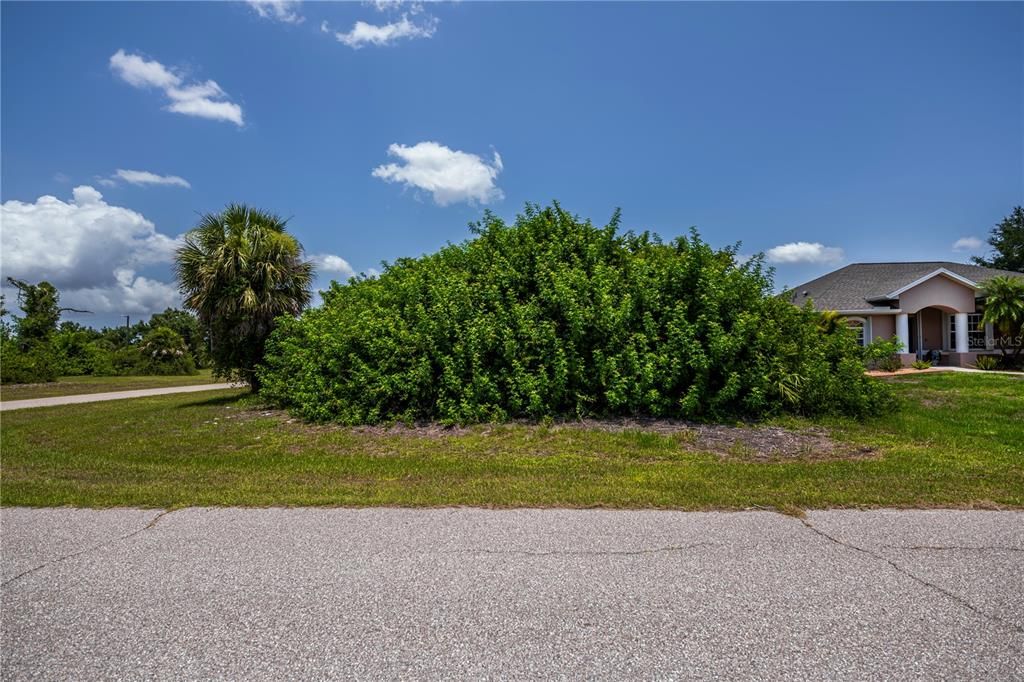 For Sale: $425,000 (3 beds, 2 baths, 1605 Square Feet)