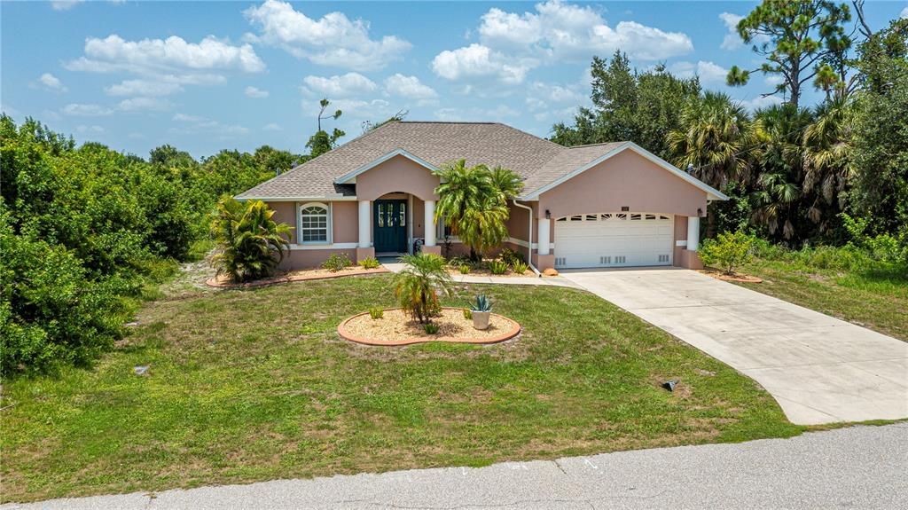 For Sale: $425,000 (3 beds, 2 baths, 1605 Square Feet)