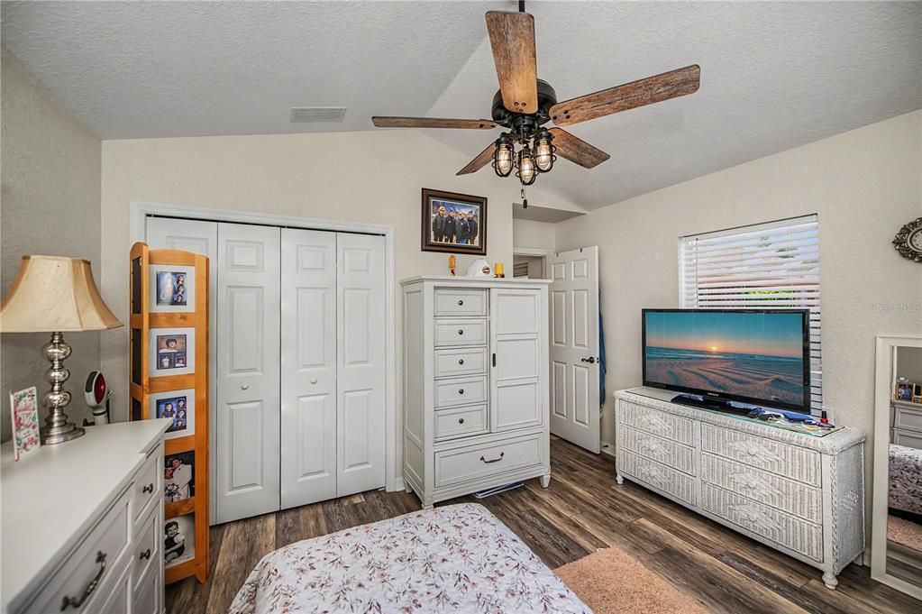 For Sale: $425,000 (3 beds, 2 baths, 1605 Square Feet)