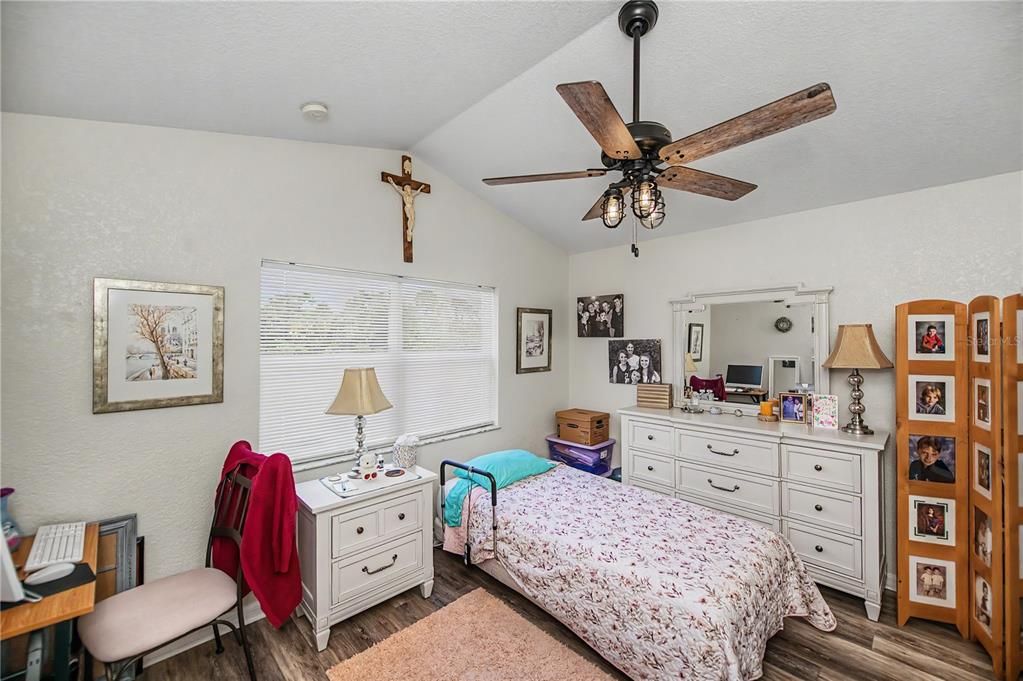 For Sale: $425,000 (3 beds, 2 baths, 1605 Square Feet)
