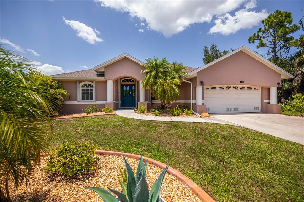 For Sale: $425,000 (3 beds, 2 baths, 1605 Square Feet)