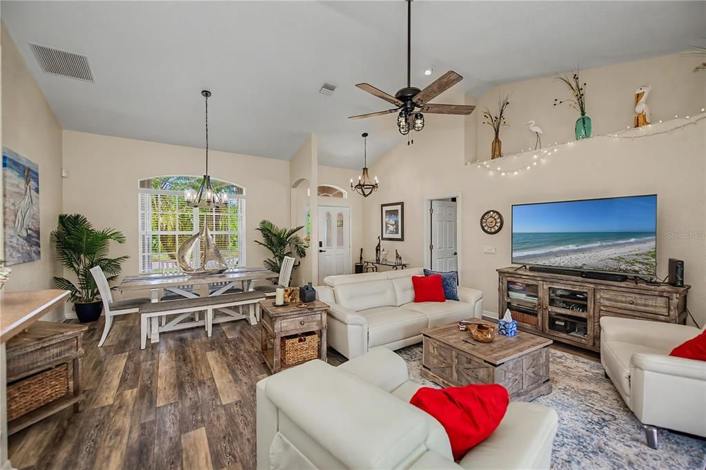 For Sale: $425,000 (3 beds, 2 baths, 1605 Square Feet)