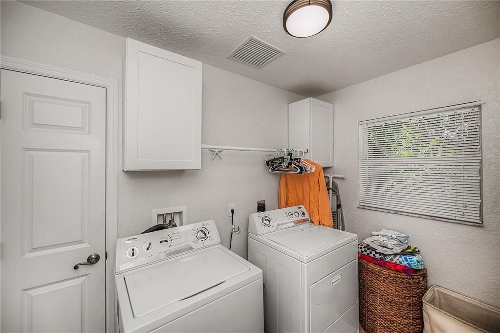 For Sale: $425,000 (3 beds, 2 baths, 1605 Square Feet)